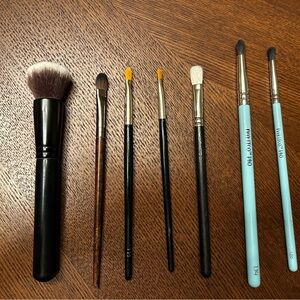 Assorted Professional Makeup Brushes in Great Condition